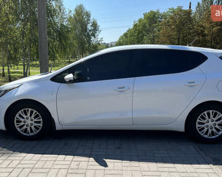 Кіа Сід 2018 у Запоріжжя на Automoto.ua Білий Кіа Сід, об'ємом двигуна 1.59 л та пробігом 56 тис. км за 15000 $, фото 2 на Automoto.ua