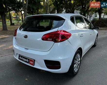 Білий Кіа Сід, об'ємом двигуна 1.6 л та пробігом 101 тис. км за 13640 $, фото 6 на Automoto.ua