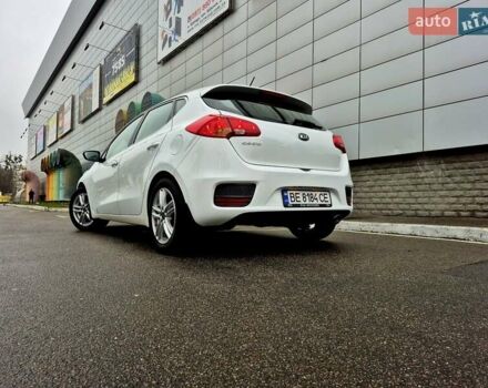 Білий Кіа Сід, об'ємом двигуна 1.6 л та пробігом 100 тис. км за 13999 $, фото 77 на Automoto.ua