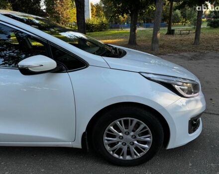 Білий Кіа Сід, об'ємом двигуна 1.6 л та пробігом 101 тис. км за 13640 $, фото 4 на Automoto.ua