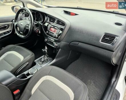 Білий Кіа Сід, об'ємом двигуна 1.6 л та пробігом 100 тис. км за 13999 $, фото 46 на Automoto.ua