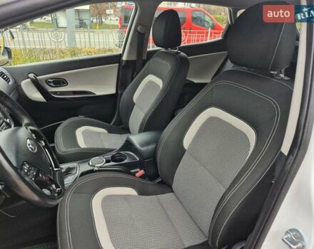 Білий Кіа Сід, об'ємом двигуна 1.6 л та пробігом 100 тис. км за 13999 $, фото 50 на Automoto.ua