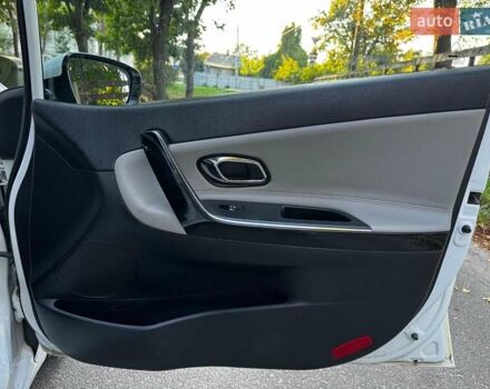 Білий Кіа Сід, об'ємом двигуна 1.6 л та пробігом 101 тис. км за 13640 $, фото 27 на Automoto.ua