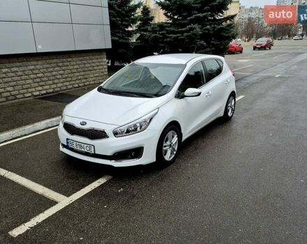 Білий Кіа Сід, об'ємом двигуна 1.6 л та пробігом 100 тис. км за 13999 $, фото 6 на Automoto.ua