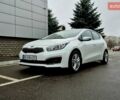 Білий Кіа Сід, об'ємом двигуна 1.6 л та пробігом 100 тис. км за 13999 $, фото 8 на Automoto.ua