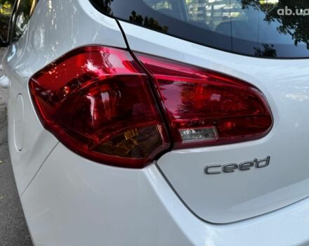 Білий Кіа Сід, об'ємом двигуна 1.6 л та пробігом 101 тис. км за 13640 $, фото 9 на Automoto.ua