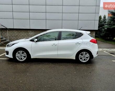 Білий Кіа Сід, об'ємом двигуна 1.6 л та пробігом 100 тис. км за 13999 $, фото 4 на Automoto.ua