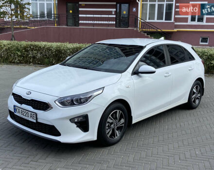 Белый Киа Сид, объемом двигателя 1.59 л и пробегом 107 тыс. км за 12350 $, фото 18 на Automoto.ua