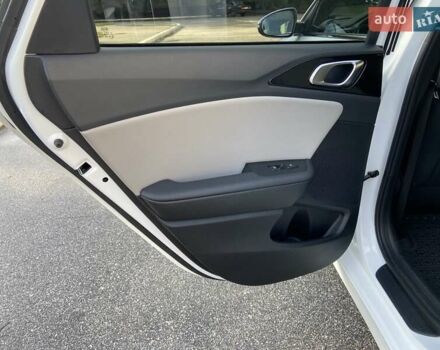 Белый Киа Сид, объемом двигателя 1.59 л и пробегом 53 тыс. км за 16400 $, фото 27 на Automoto.ua