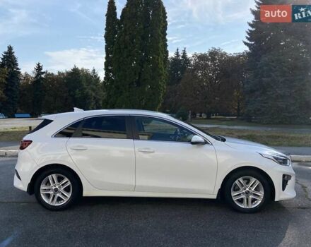 Белый Киа Сид, объемом двигателя 1.59 л и пробегом 53 тыс. км за 16400 $, фото 8 на Automoto.ua