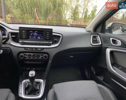 Белый Киа Сид, объемом двигателя 1.59 л и пробегом 107 тыс. км за 12350 $, фото 51 на Automoto.ua