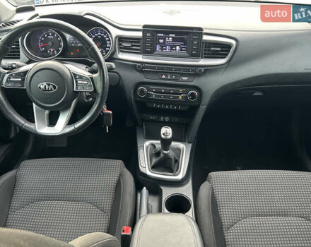 Білий Кіа Сід, об'ємом двигуна 1.37 л та пробігом 37 тис. км за 12700 $, фото 17 на Automoto.ua