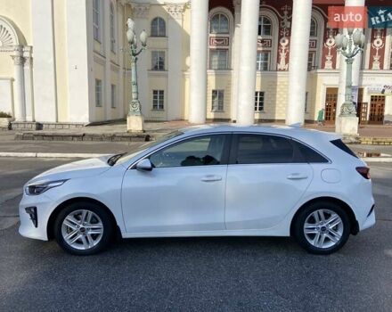 Белый Киа Сид, объемом двигателя 1.59 л и пробегом 53 тыс. км за 16400 $, фото 4 на Automoto.ua