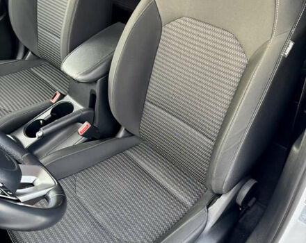 Білий Кіа Сід, об'ємом двигуна 1.59 л та пробігом 75 тис. км за 17800 $, фото 16 на Automoto.ua