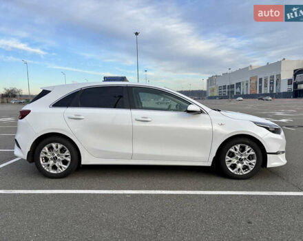 Білий Кіа Сід, об'ємом двигуна 1.59 л та пробігом 75 тис. км за 17800 $, фото 6 на Automoto.ua