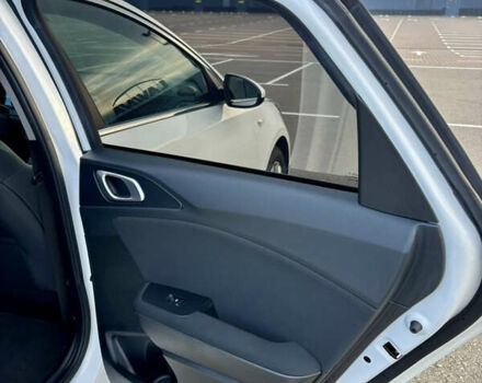 Білий Кіа Сід, об'ємом двигуна 1.59 л та пробігом 75 тис. км за 17800 $, фото 27 на Automoto.ua