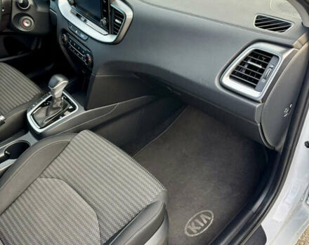 Білий Кіа Сід, об'ємом двигуна 1.59 л та пробігом 75 тис. км за 17800 $, фото 22 на Automoto.ua