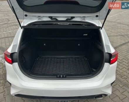 Белый Киа Сид, объемом двигателя 1.59 л и пробегом 76 тыс. км за 16300 $, фото 15 на Automoto.ua