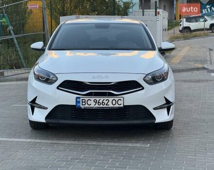 Білий Кіа Сід, об'ємом двигуна 1.59 л та пробігом 32 тис. км за 17950 $, фото 3 на Automoto.ua