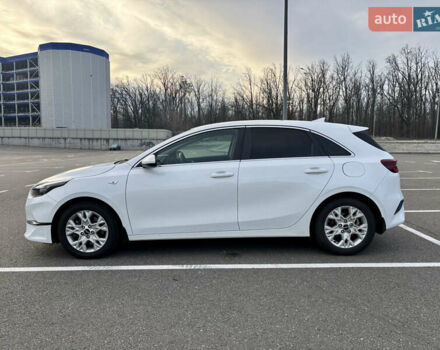 Білий Кіа Сід, об'ємом двигуна 1.59 л та пробігом 75 тис. км за 17800 $, фото 5 на Automoto.ua