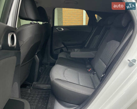 Білий Кіа Сід, об'ємом двигуна 1.6 л та пробігом 30 тис. км за 18900 $, фото 27 на Automoto.ua