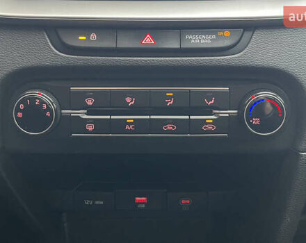 Білий Кіа Сід, об'ємом двигуна 1.6 л та пробігом 30 тис. км за 18900 $, фото 39 на Automoto.ua