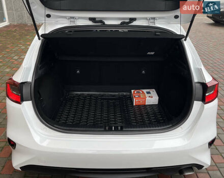 Білий Кіа Сід, об'ємом двигуна 1.6 л та пробігом 30 тис. км за 18900 $, фото 18 на Automoto.ua