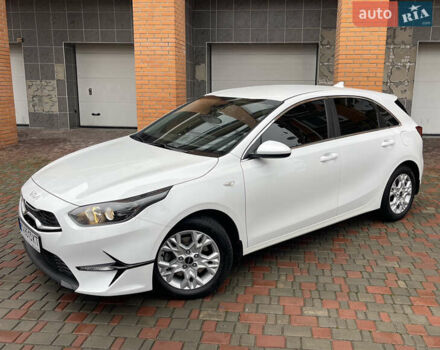 Білий Кіа Сід, об'ємом двигуна 1.6 л та пробігом 30 тис. км за 18900 $, фото 15 на Automoto.ua