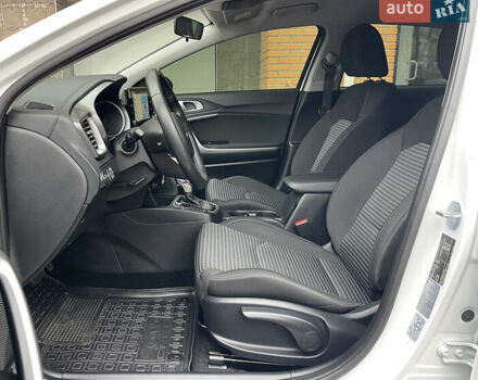 Білий Кіа Сід, об'ємом двигуна 1.6 л та пробігом 30 тис. км за 18900 $, фото 21 на Automoto.ua