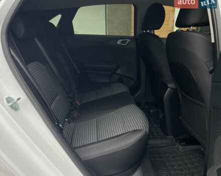 Білий Кіа Сід, об'ємом двигуна 1.6 л та пробігом 30 тис. км за 18900 $, фото 33 на Automoto.ua