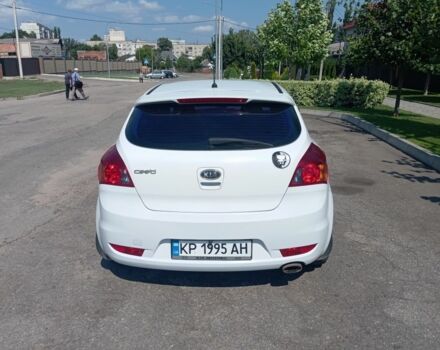 Белый Киа Сид, объемом двигателя 1.4 л и пробегом 272 тыс. км за 5100 $, фото 4 на Automoto.ua