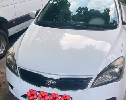 Білий Кіа Сід, об'ємом двигуна 1.6 л та пробігом 3 тис. км за 5500 $, фото 1 на Automoto.ua