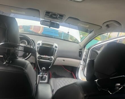 Белый Киа Сид, объемом двигателя 1.6 л и пробегом 386 тыс. км за 4800 $, фото 5 на Automoto.ua