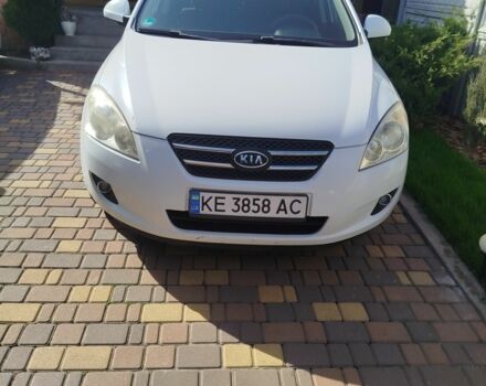 Белый Киа Сид, объемом двигателя 1.6 л и пробегом 380 тыс. км за 5700 $, фото 1 на Automoto.ua