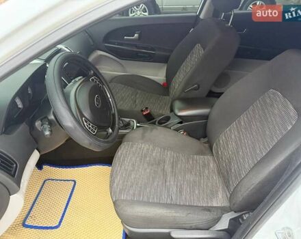 Білий Кіа Сід, об'ємом двигуна 1.4 л та пробігом 250 тис. км за 6400 $, фото 4 на Automoto.ua