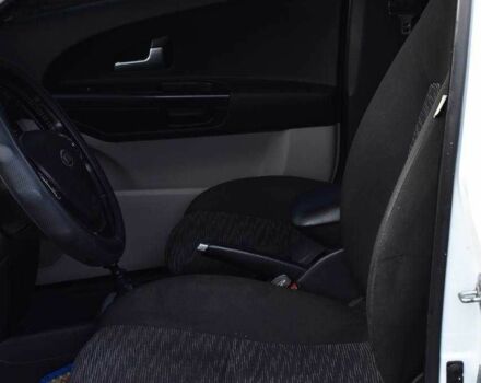 Белый Киа Сид, объемом двигателя 1.4 л и пробегом 252 тыс. км за 5499 $, фото 6 на Automoto.ua