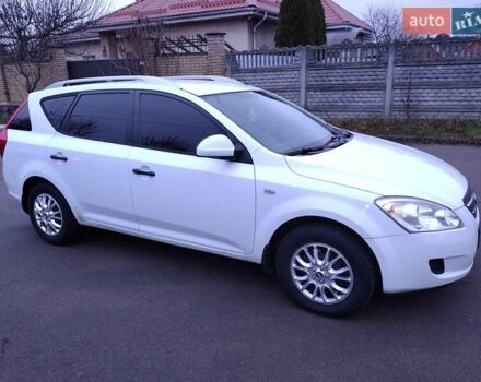Белый Киа Сид, объемом двигателя 1.6 л и пробегом 230 тыс. км за 4999 $, фото 5 на Automoto.ua