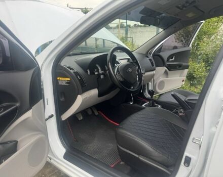 Белый Киа Сид, объемом двигателя 1.6 л и пробегом 386 тыс. км за 4800 $, фото 4 на Automoto.ua