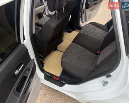 Білий Кіа Сід, об'ємом двигуна 1.4 л та пробігом 250 тис. км за 6400 $, фото 13 на Automoto.ua