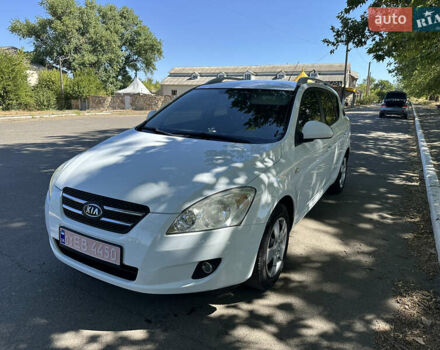Білий Кіа Сід, об'ємом двигуна 1.4 л та пробігом 257 тис. км за 5750 $, фото 2 на Automoto.ua
