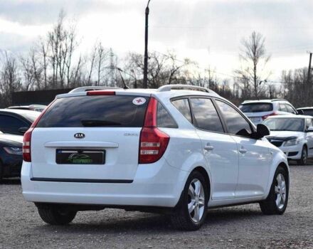 Белый Киа Сид, объемом двигателя 1.4 л и пробегом 252 тыс. км за 5499 $, фото 1 на Automoto.ua