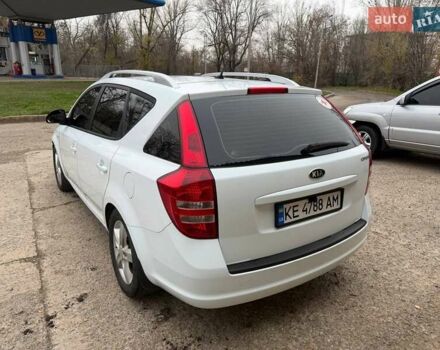 Білий Кіа Сід, об'ємом двигуна 1.4 л та пробігом 250 тис. км за 6400 $, фото 20 на Automoto.ua
