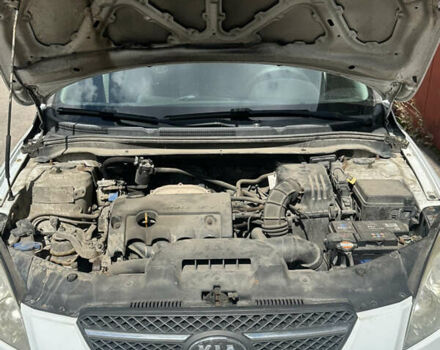 Белый Киа Сид, объемом двигателя 1.6 л и пробегом 315 тыс. км за 4900 $, фото 8 на Automoto.ua