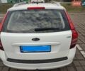 Белый Киа Сид, объемом двигателя 1.58 л и пробегом 350 тыс. км за 5000 $, фото 8 на Automoto.ua