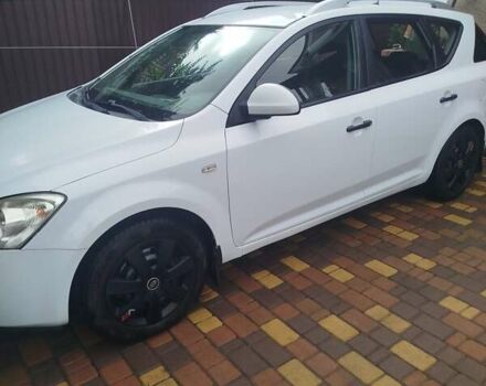 Белый Киа Сид, объемом двигателя 1.6 л и пробегом 380 тыс. км за 5700 $, фото 8 на Automoto.ua