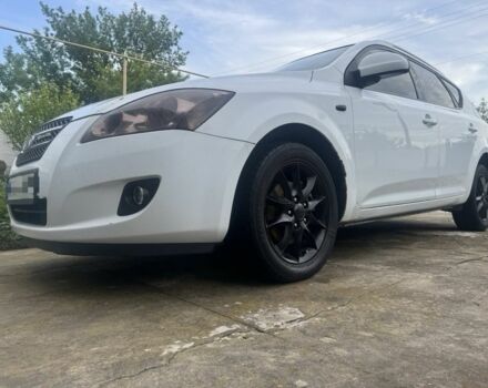 Белый Киа Сид, объемом двигателя 1.6 л и пробегом 386 тыс. км за 4800 $, фото 2 на Automoto.ua