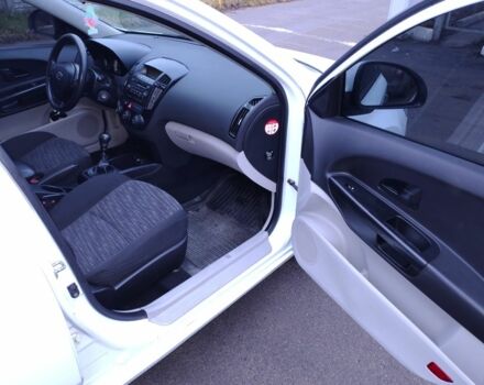 Белый Киа Сид, объемом двигателя 1.6 л и пробегом 230 тыс. км за 4999 $, фото 7 на Automoto.ua