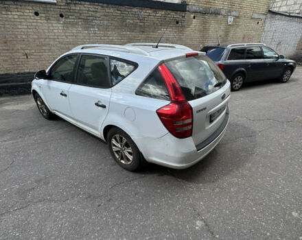 Белый Киа Сид, объемом двигателя 1.6 л и пробегом 315 тыс. км за 4900 $, фото 2 на Automoto.ua