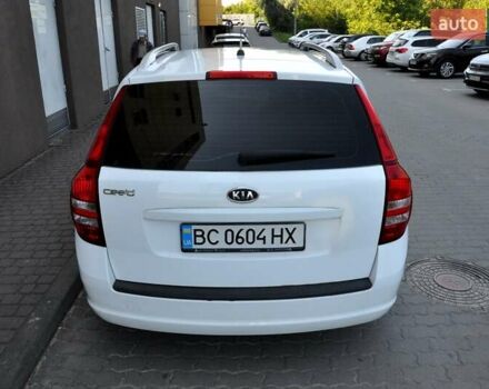 Белый Киа Сид, объемом двигателя 1.4 л и пробегом 221 тыс. км за 4800 $, фото 10 на Automoto.ua