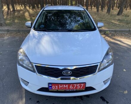 Білий Кіа Сід, об'ємом двигуна 1.6 л та пробігом 236 тис. км за 6999 $, фото 8 на Automoto.ua